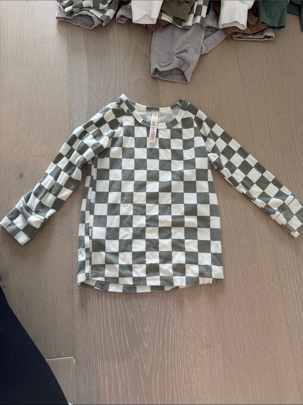 Kids Checkered Long-Sleeve Tee in Green & White
